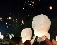 Centinaia di lanterne invadono il cielo di Roma per il Festival Delle Lanterne