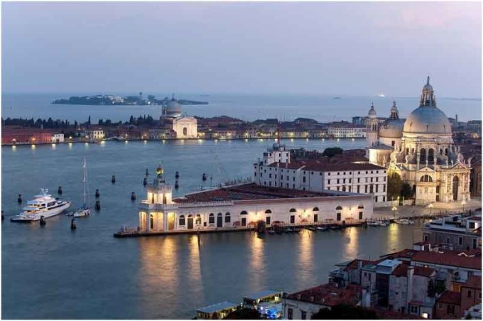 Venezia – Set up Musica e performing arts a Punta della Dogana
