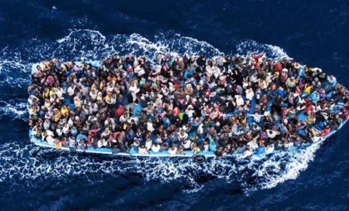 L’Europa (e l’Italia) crolla sotto il peso dei migranti