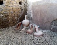 Pompei. Dai nuovi scavi in corso affiorano reperti intatti