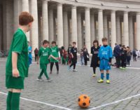 Trastevere calcio in campo a piazza San Pietro all’udienza generale di Papa Francesco