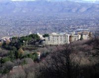 L’artista Tiziana Properzi dona alla comunità di Monte Compatri una nuova immagine della Madonna del Castagno