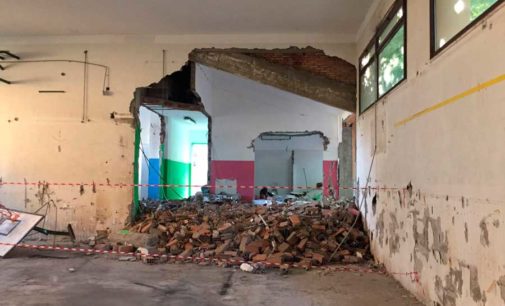 Grottaferrata, demolita la vecchia palestra della  scuola Isidoro Croce