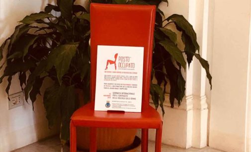 Posto Occupato: una sedia rossa a Palazzo Marconi