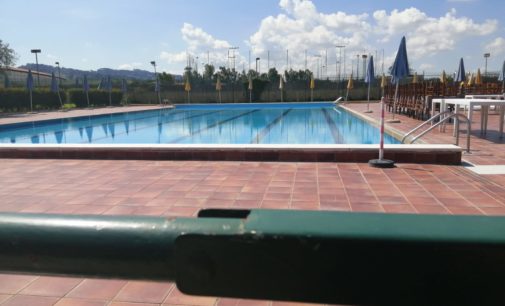 La piscina comunale di via Superga tra dubbi e rischi