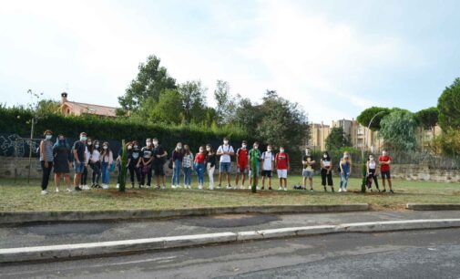 Studenti del Liceo Pascal donano 3 alberi al Comune di Pomezia