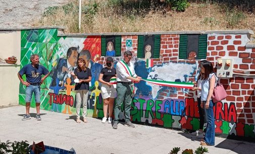 Colonna: gli alunni del “Gulluni” inaugurano, insieme al sindaco, il murales della legalità