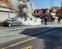 Auto in fiamme a Ciampino