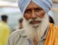 Sikh, fotografia delle quotidiane difficoltà di una comunità migrante invisibile