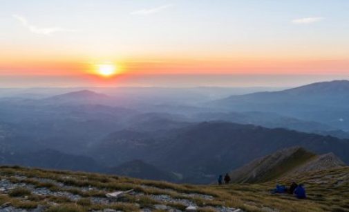 A corona dei Monti Sibillini…