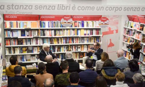 Valerio Massimo Manfredi fa il pieno alla Mondadori di Genzano
