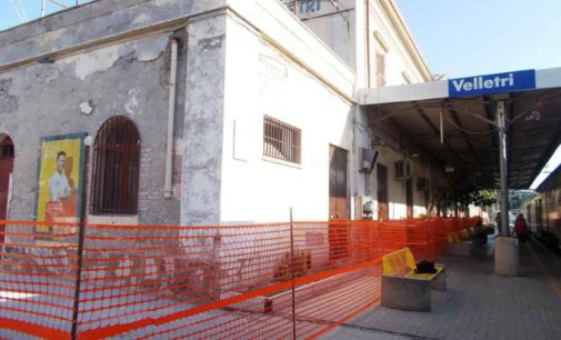 Stazione di Velletri – Rifacimento della facciata, sperando che tornino pure a fiorire le aiuole