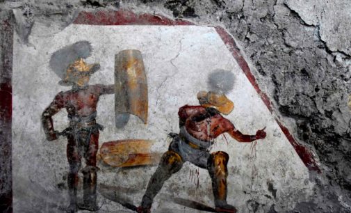 L’AFFRESCO DEI GLADIATORI COMBATTENTI.  A POMPEI ANCORA UNA NUOVA ECCEZIONALE SCOPERTA