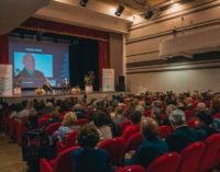 Quindici anni di Mondadori a Velletri: una festa con ospiti e tanto pubblico al Teatro Artemisio