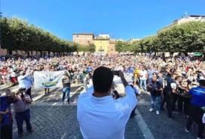 COMIZI A CONFRONTO. SALVINI E ZINGARETTI AD ALBANO