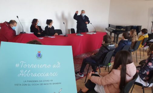 VALMONTONE – #TORNEREMO AD ABBRACCIARCI: LA PANDEMIA VISTA CON GLI OCCHI DEI BAMBINI