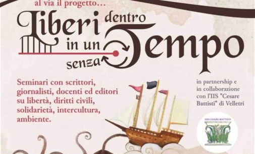 “Liberi dentro in un tempo senza tempo”