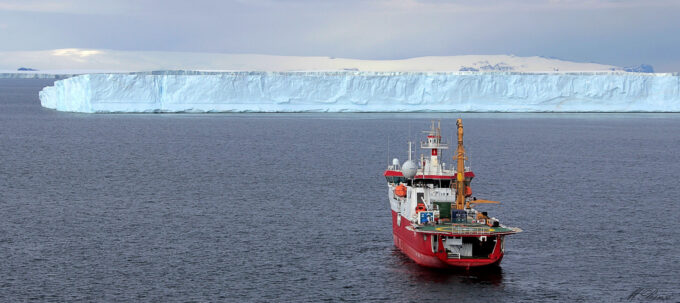 Antartide: la rompighiaccio Laura Bassi parte dalla Nuova Zelanda per il Polo Sud