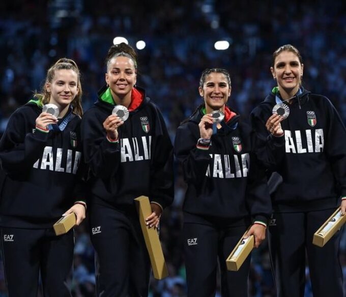 Frascati Scherma, dalle prove a squadre di fioretto una doppia medaglia d’argento dalle Olimpiadi