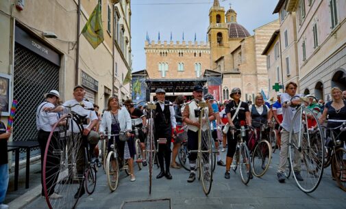 In Umbria in bici nella Francescana podio a tinte romagnole e laziali