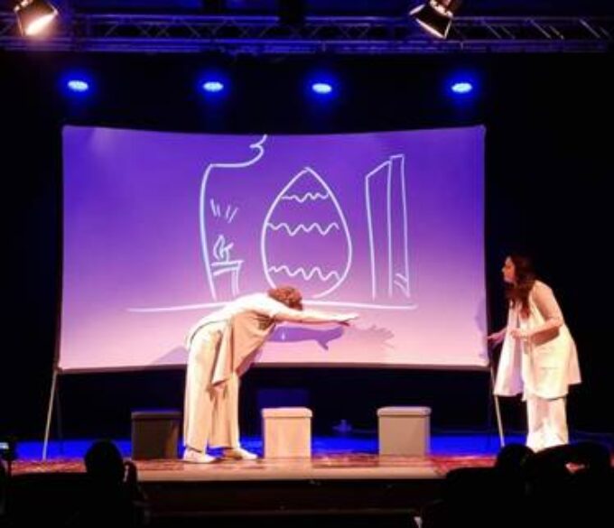 Teatro Villa Pamphilj, Roma : domenica 15 settembre – ore 11 – IMPROCOMICS® The Show. Storie di fumetti viventi. Ingresso 7 euro