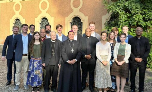 IL VESCOVO VINCENZO VIVA IN VISITA AL CATHOLIC INSTITUTE OF TECHNOLOGY DI CASTEL GANDOLFO