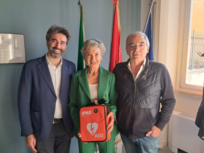 Un nuovo defibrillatore per Grottaferrata