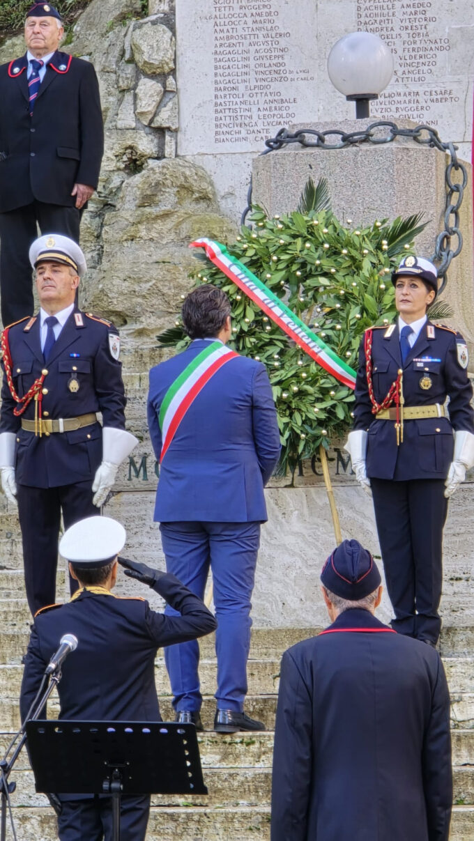 Velletri, la celebrazione del 4 novembre in piazza Garibaldi