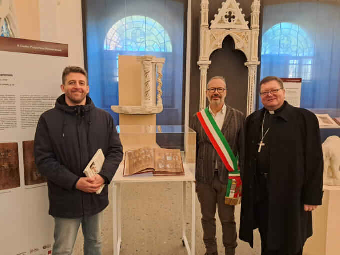 Grottaferrata, Inaugurata la mostra del Codex Purpureus Rossanensis all’Abbazia di San Nilo